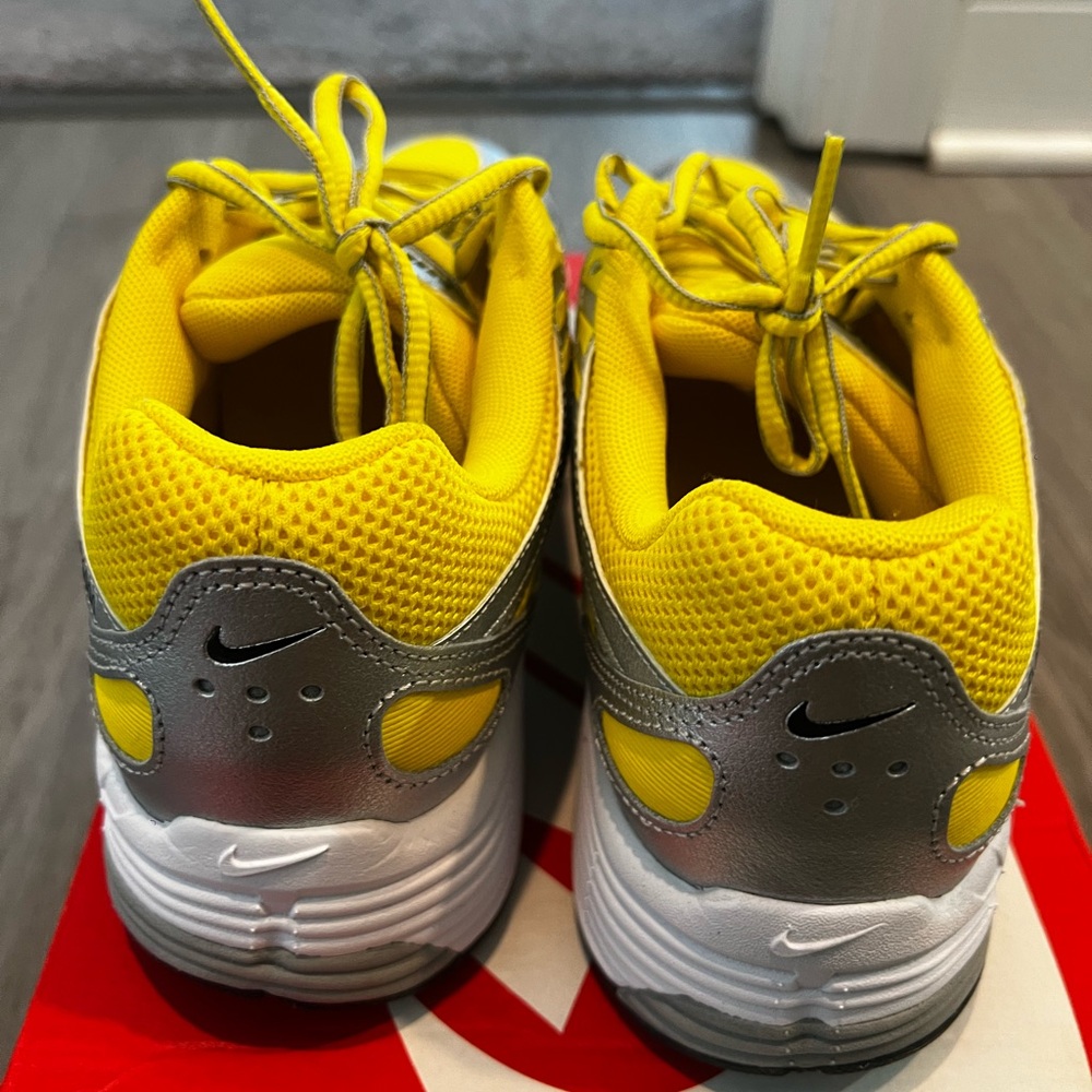 New Nike P-6000 Yellow and Metallic Silver Sneakers 9.5 Women’s - Picture 3 of 5